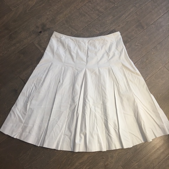 Banana Republic Dresses & Skirts - Banana Republic Khaki Skirt Size 12 💯 Cotton EUC